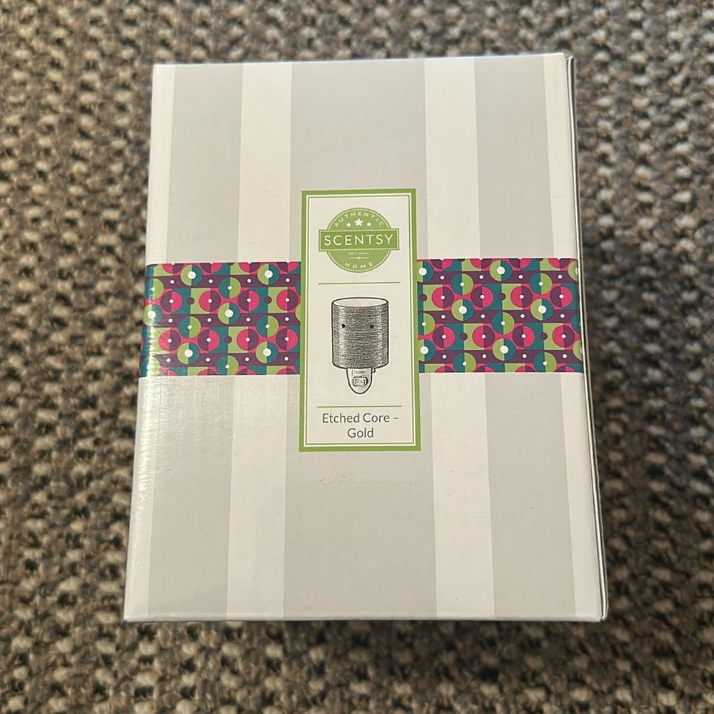 Scentsy Etched Core plugin warmer